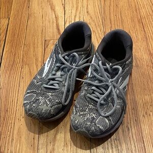 Brooks Black and Gray Snake pattern Sneakers Adrenaline 20